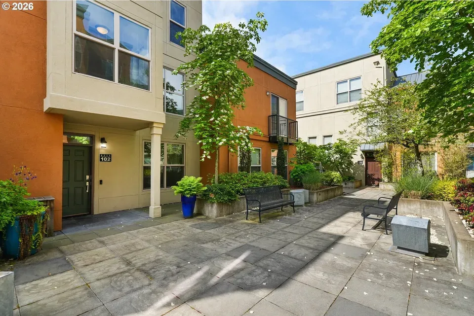 3 Bed 2 Bath Urban Residential Condo in Hillsboro, OR - 5