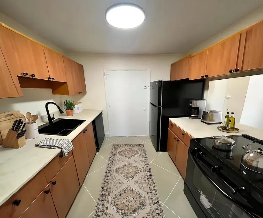 3 Bed 2 Bath Urban Residential Condo in Hollywood, FL - 3
