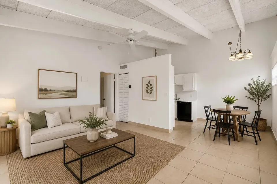 3 Bed 2 Bath Urban Residential Condo in Hollywood, FL - 2