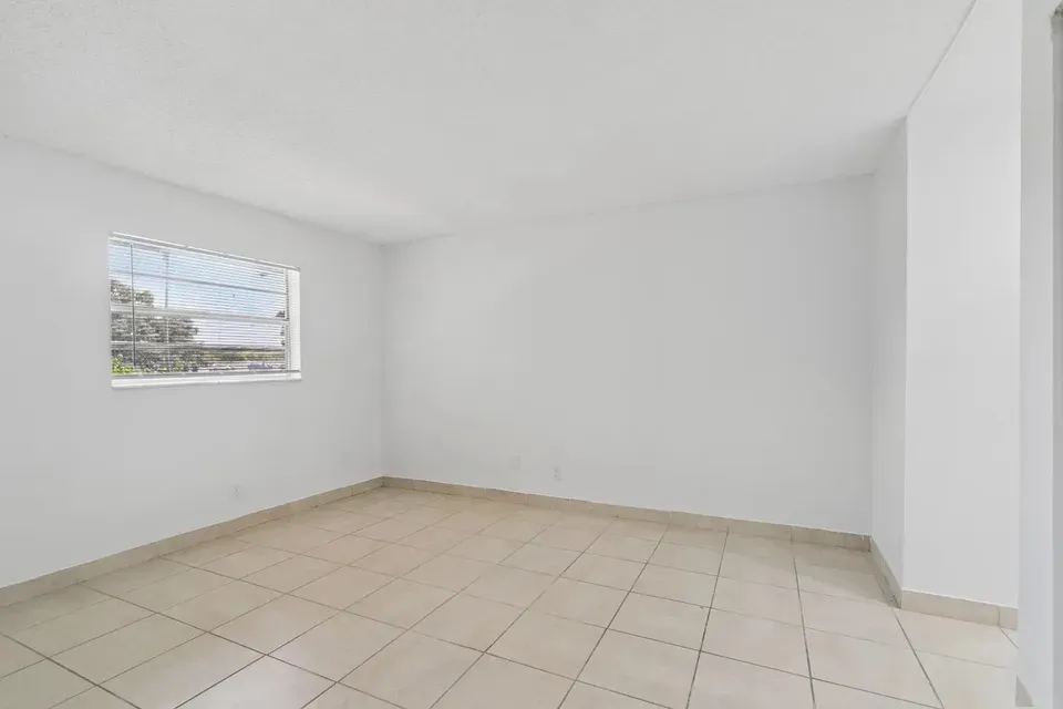 3 Bed 2 Bath Urban Residential Condo in Hollywood, FL - 3
