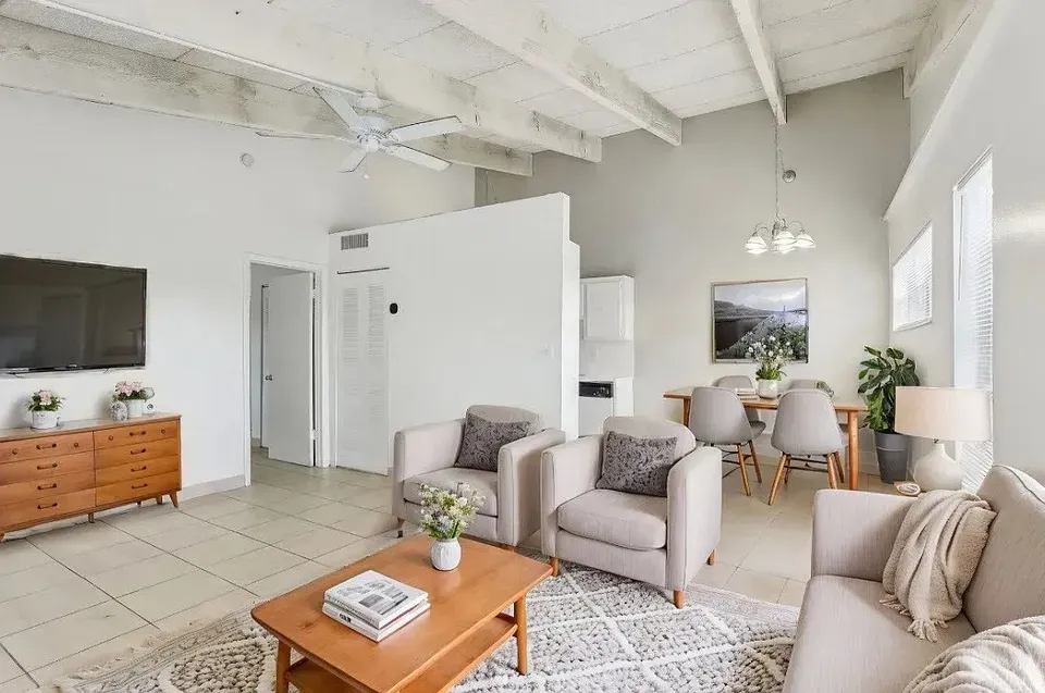 3 Bed 2 Bath Urban Residential Condo in Hollywood, FL - 5