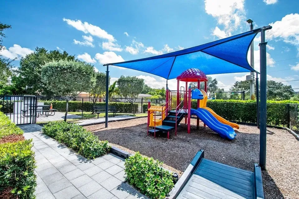 3 Bed 2 Bath Urban Residential Condo in Hollywood, FL - 4