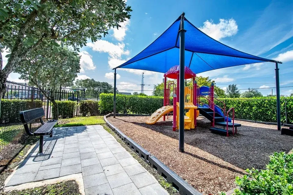 3 Bed 2 Bath Urban Residential Condo in Hollywood, FL - 5