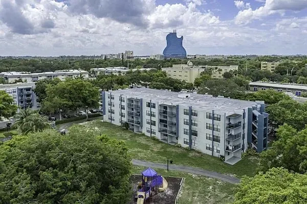 3 Bed 2 Bath Urban Residential Condo in Hollywood, FL - 1