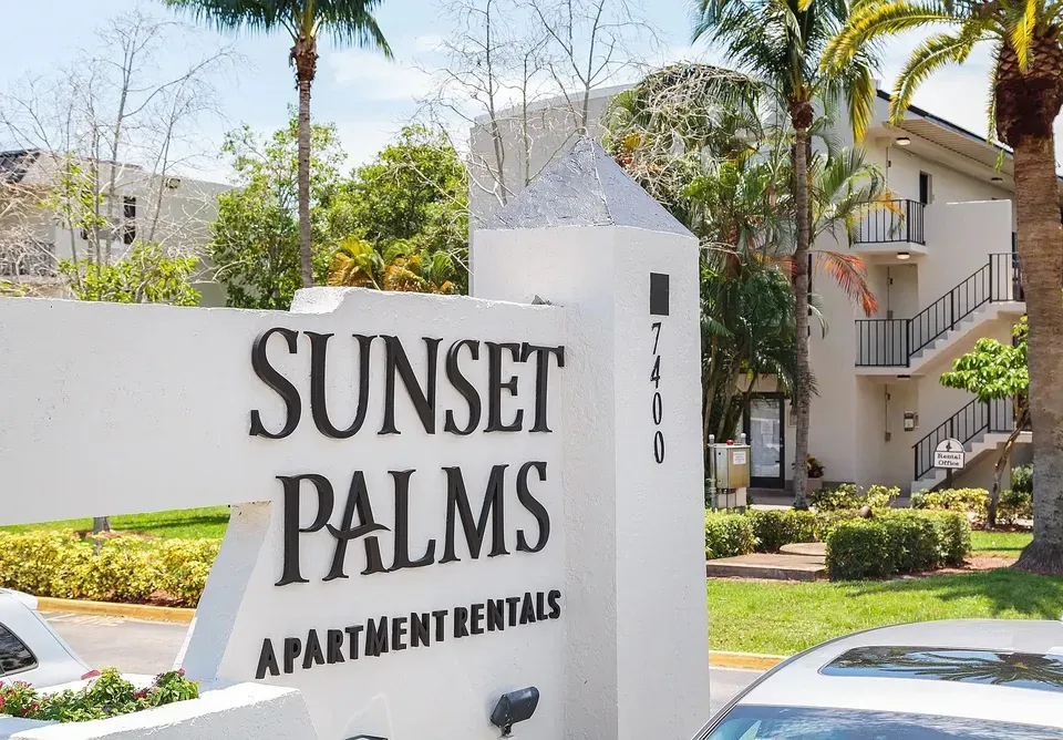 3 Bed 2 Bath Urban Residential Condo in Hollywood, FL - 1
