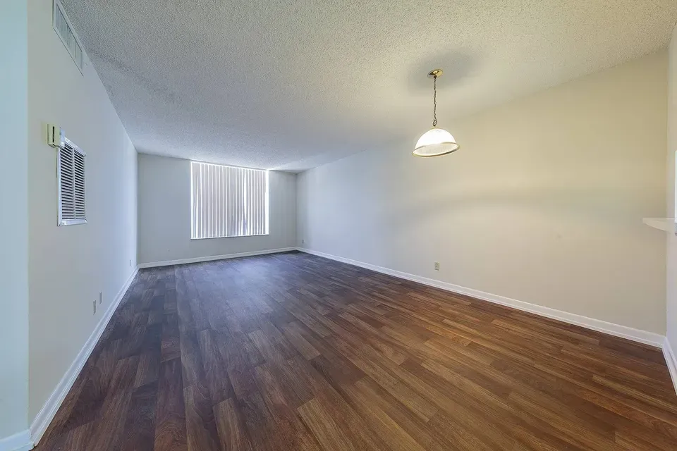 3 Bed 2 Bath Urban Residential Condo in Hollywood, FL - 2