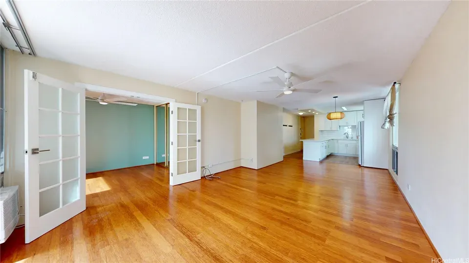 3 Bed 2 Bath Urban Residential Condo in Honolulu, HI - 1