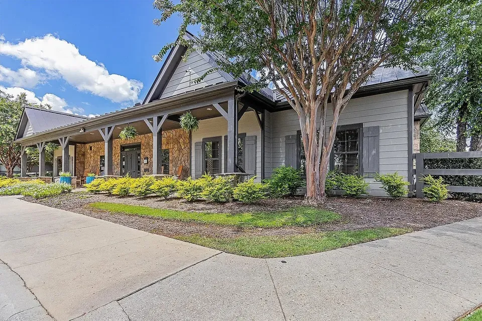 3 Bed 2 Bath Urban Residential Condo in Huntsville, AL - 2