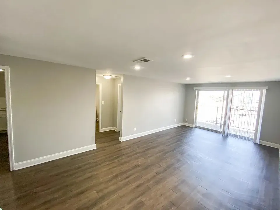 3 Bed 2 Bath Urban Residential Condo in Kansas City, KS - 2