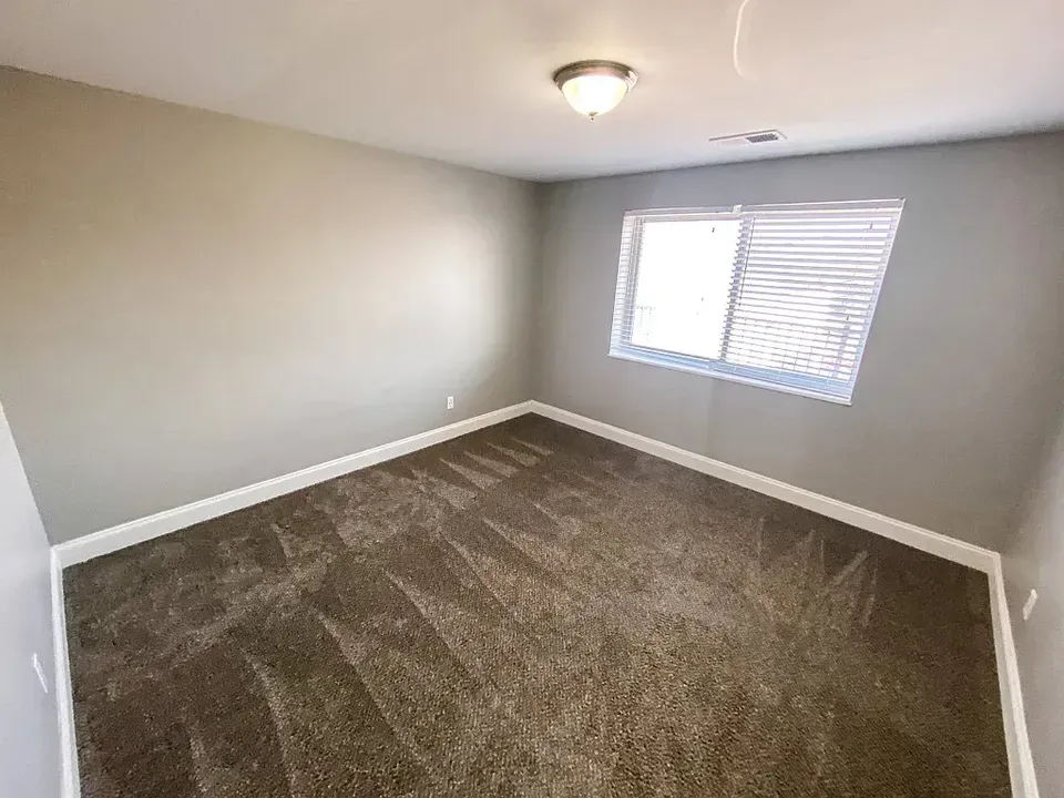 3 Bed 2 Bath Urban Residential Condo in Kansas City, KS - 5