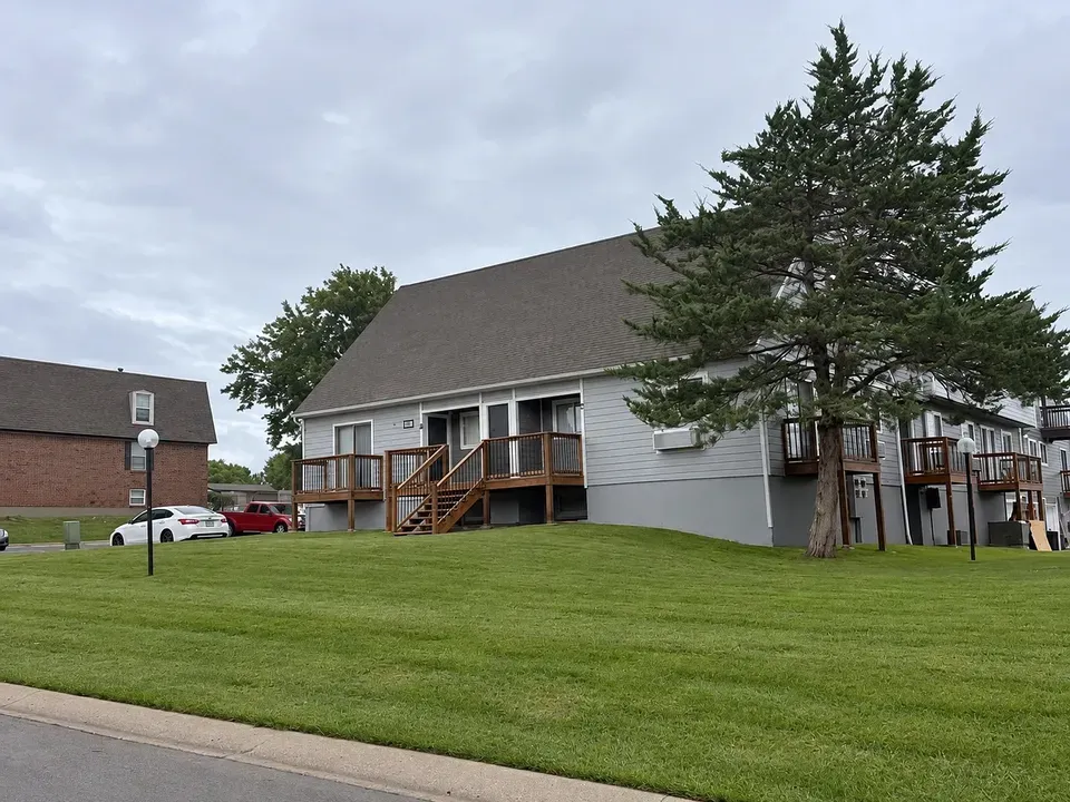 3 Bed 2 Bath Urban Residential Condo in Kansas City, KS - 5