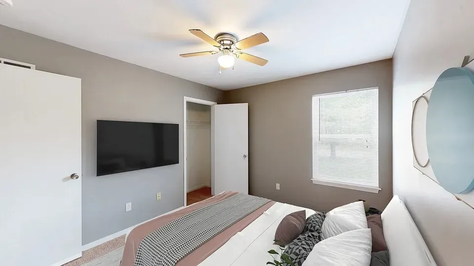 3 Bed 2 Bath Urban Residential Condo in Kansas City, KS - 5
