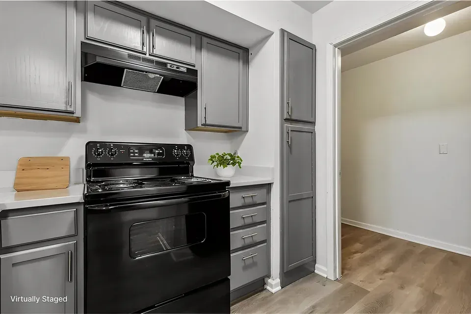 3 Bed 2 Bath Urban Residential Condo in Kansas City, KS - 1