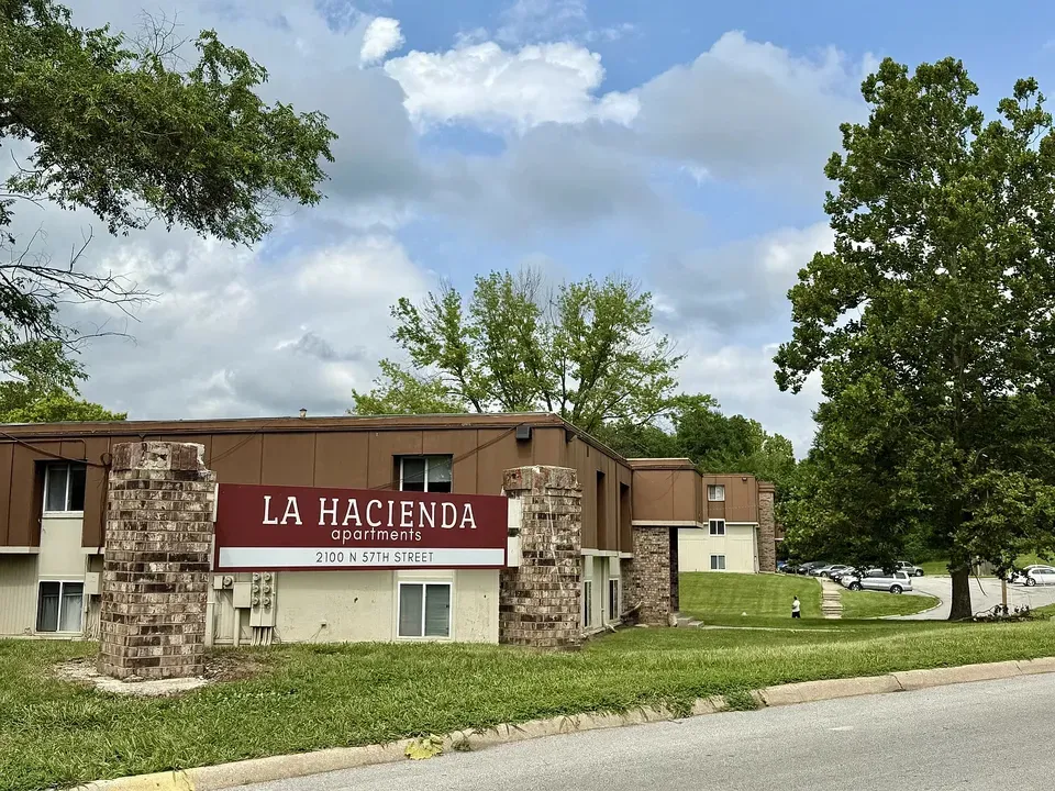 3 Bed 2 Bath Urban Residential Condo in Kansas City, KS - 3
