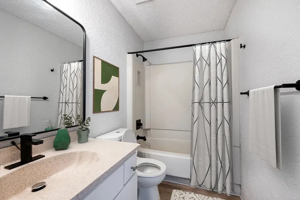 3 Bed 2 Bath Urban Residential Condo in Kansas City, KS - 5