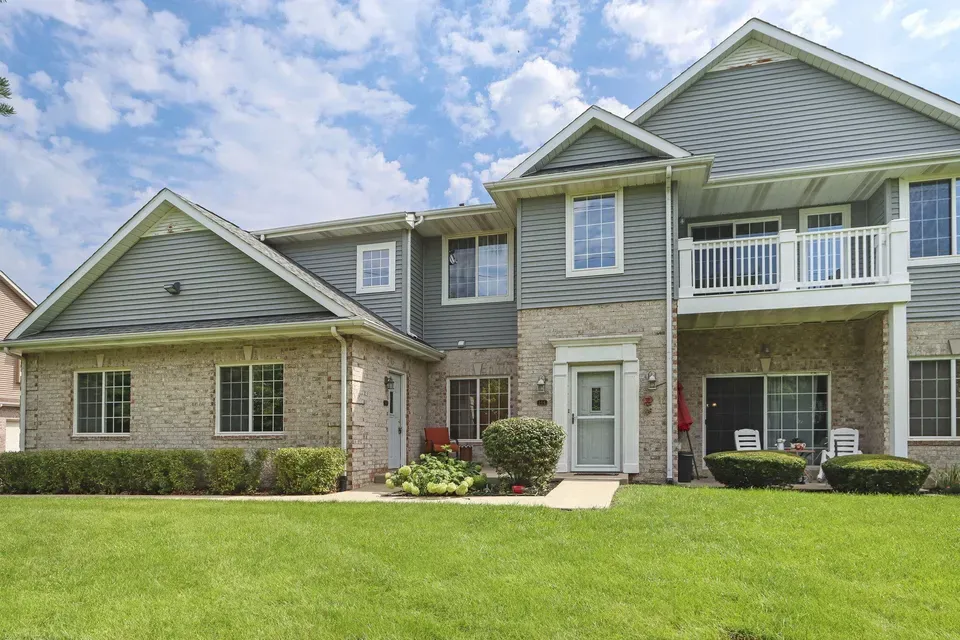 3 Bed 2 Bath Urban Residential Condo in Kenosha, WI - 1