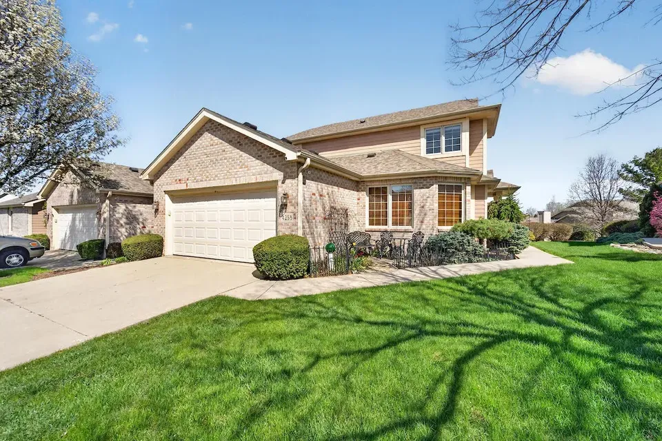 3 Bed 2 Bath Urban Residential Condo in Kenosha, WI