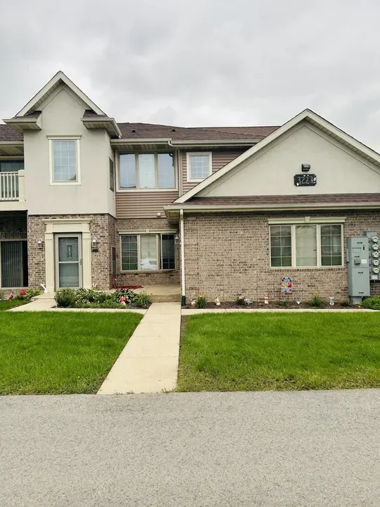 3 Bed 2 Bath Urban Residential Condo in Kenosha, WI