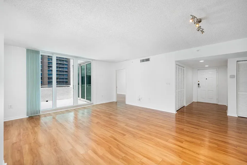 3 Bed 2 Bath Urban Residential Condo in Miami, FL - 3