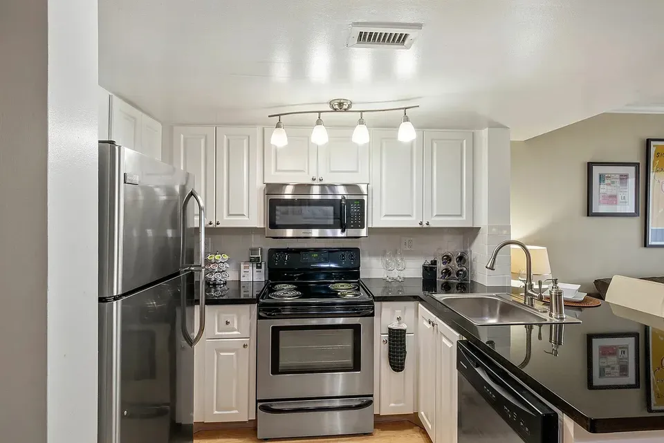 3 Bed 2 Bath Urban Residential Condo in Miami, FL - 2
