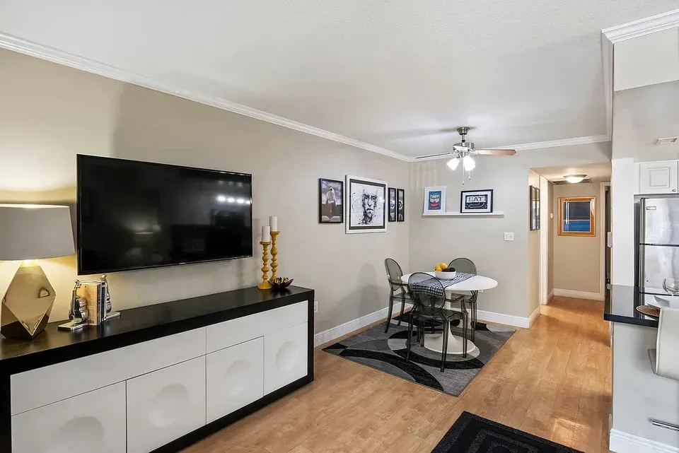 3 Bed 2 Bath Urban Residential Condo in Miami, FL - 4