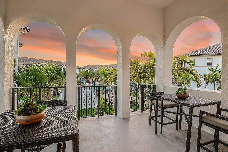 3 Bed 2 Bath Urban Residential Condo in Miami, FL - 2