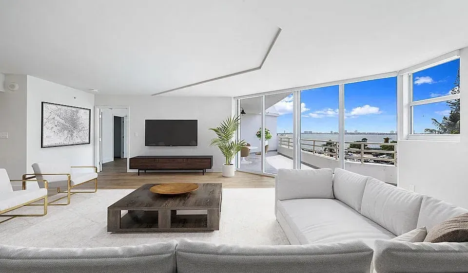 3 Bed 2 Bath Urban Residential Condo in Miami, FL - 4