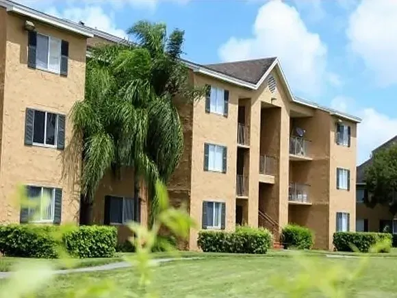 3 Bed 2 Bath Urban Residential Condo in Miami, FL - 2