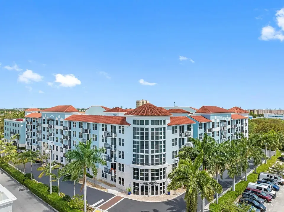 3 Bed 2 Bath Urban Residential Condo in Miami, FL - 2