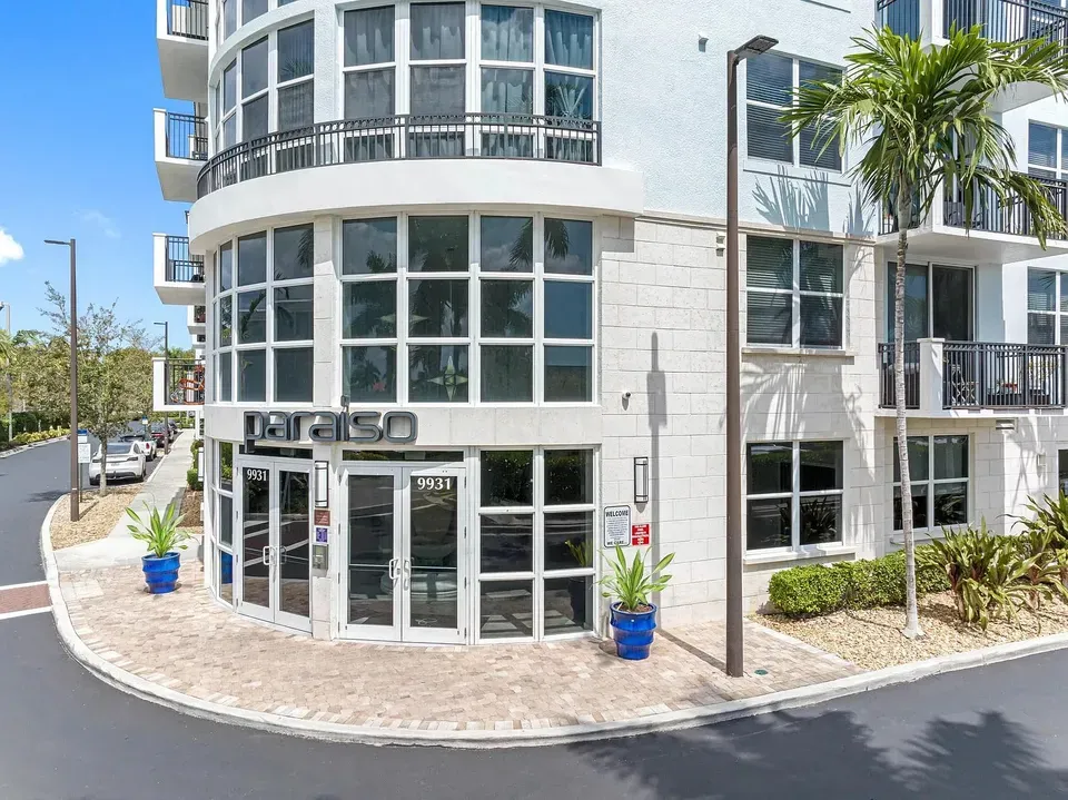 3 Bed 2 Bath Urban Residential Condo in Miami, FL - 4