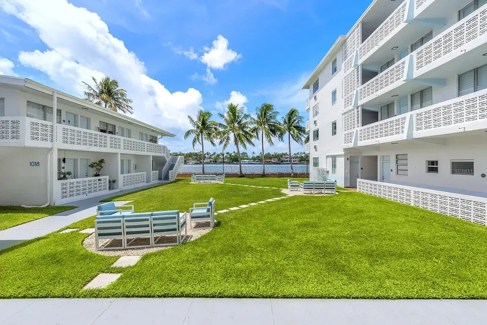 3 Bed 2 Bath Urban Residential Condo in Miami, FL - 4
