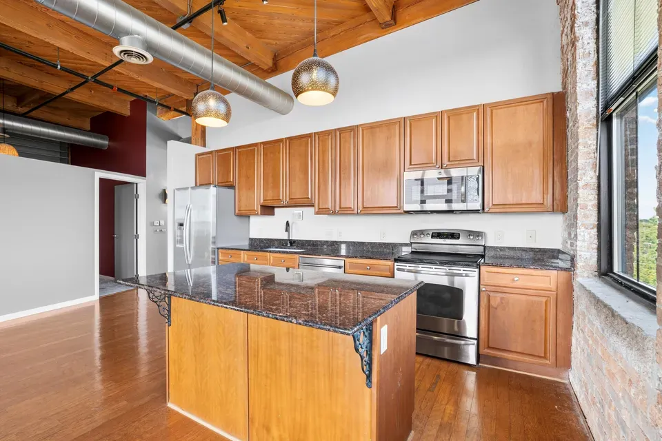 3 Bed 2 Bath Urban Residential Condo in Milwaukee, WI - 4