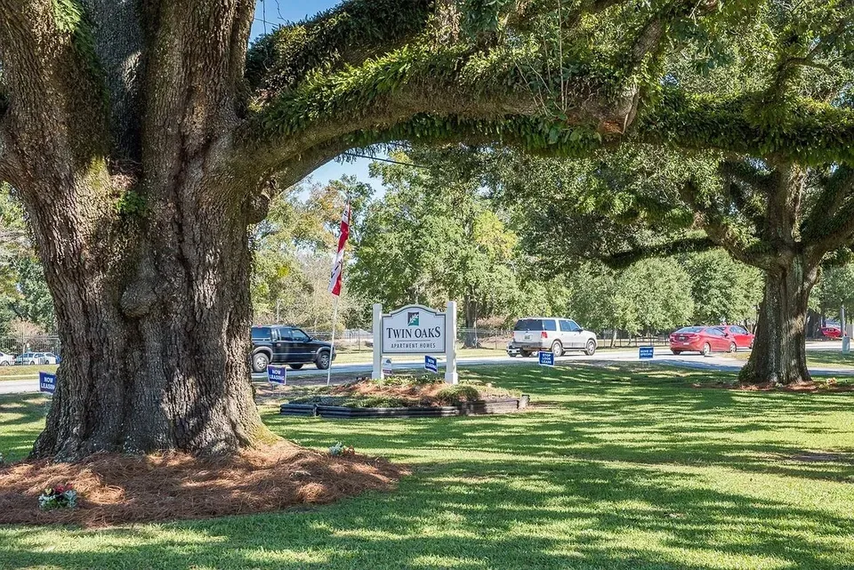 3 Bed 2 Bath Urban Residential Condo in Mobile, AL - 3