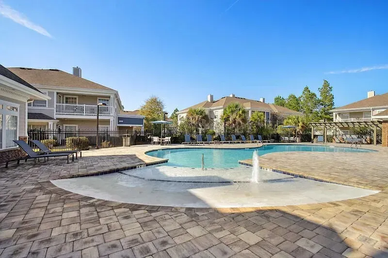 3 Bed 2 Bath Urban Residential Condo in Mobile, AL - 2