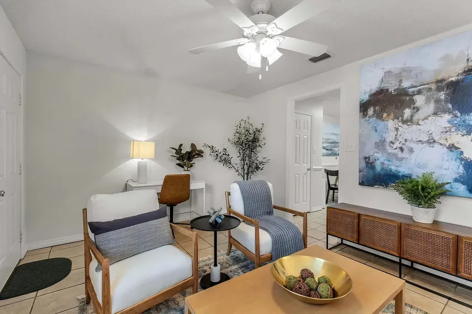 3 Bed 2 Bath Urban Residential Condo in Mobile, AL - 2