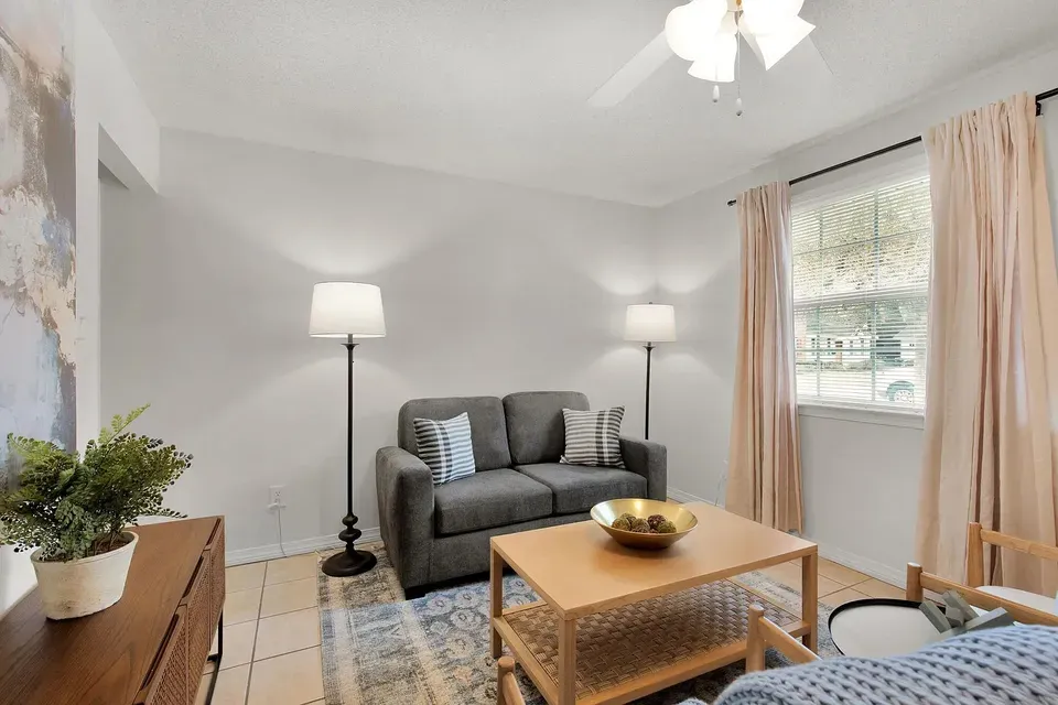 3 Bed 2 Bath Urban Residential Condo in Mobile, AL - 3