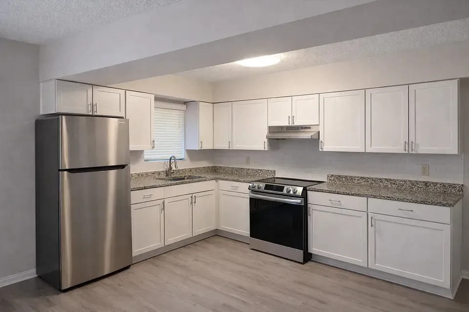 3 Bed 2 Bath Urban Residential Condo in Mobile, AL - 4