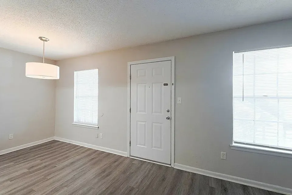 3 Bed 2 Bath Urban Residential Condo in Mobile, AL - 2
