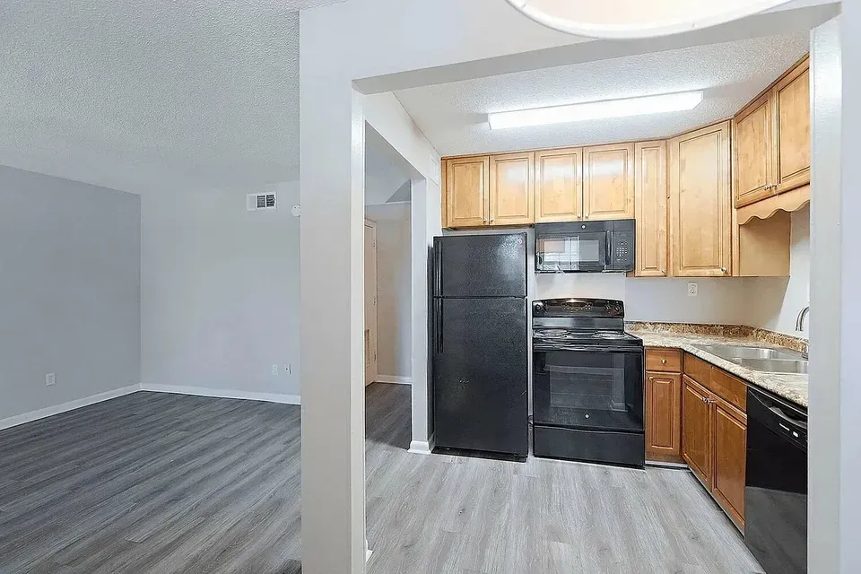 3 Bed 2 Bath Urban Residential Condo in Mobile, AL - 3