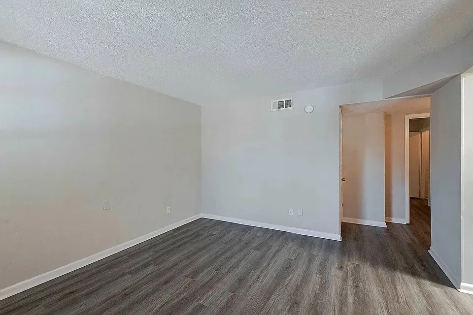 3 Bed 2 Bath Urban Residential Condo in Mobile, AL - 4