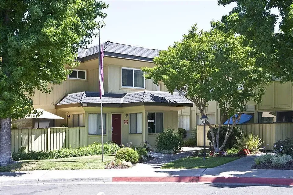 3 Bed 2 Bath Urban Residential Condo in Modesto, CA - 5
