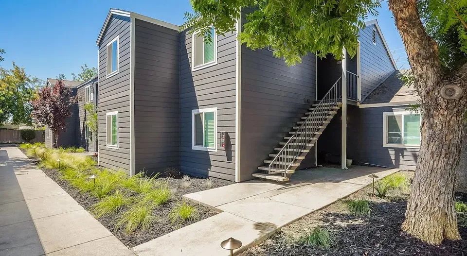 3 Bed 2 Bath Urban Residential Condo in Modesto, CA - 5