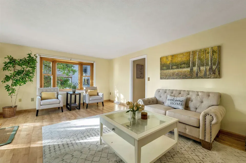 3 Bed 2 Bath Urban Residential Condo in Nashua, NH