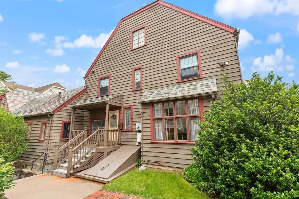 3 Bed 2 Bath Urban Residential Condo in Nashua, NH - 2
