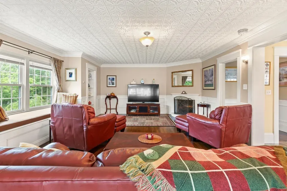 3 Bed 2 Bath Urban Residential Condo in Nashua, NH - 5