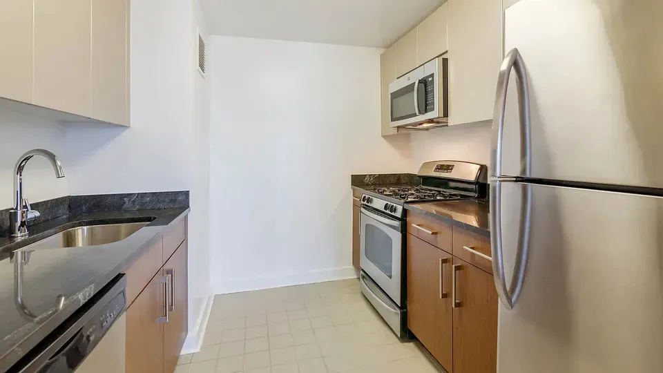 3 Bed 2 Bath Urban Residential Condo in New York, NY - 3