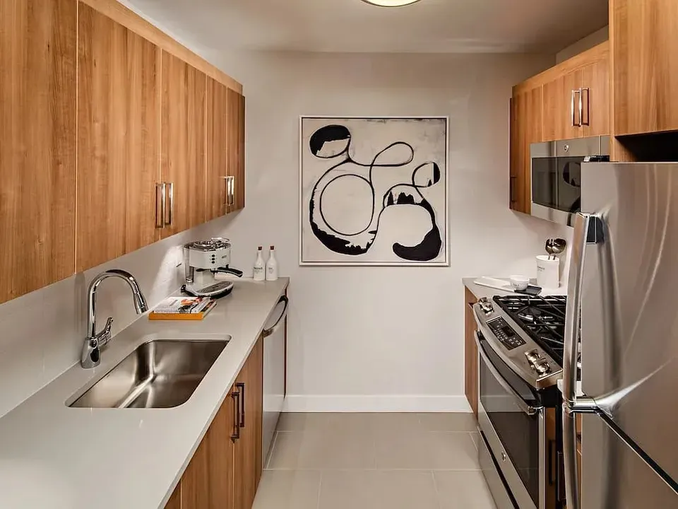 3 Bed 2 Bath Urban Residential Condo in New York, NY - 2