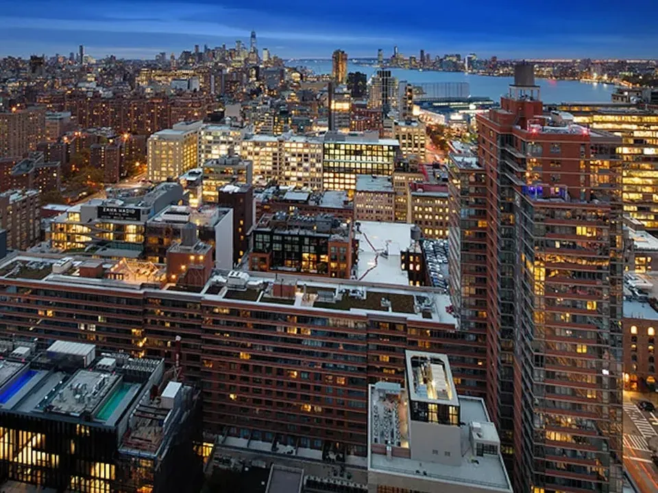 3 Bed 2 Bath Urban Residential Condo in New York, NY - 1