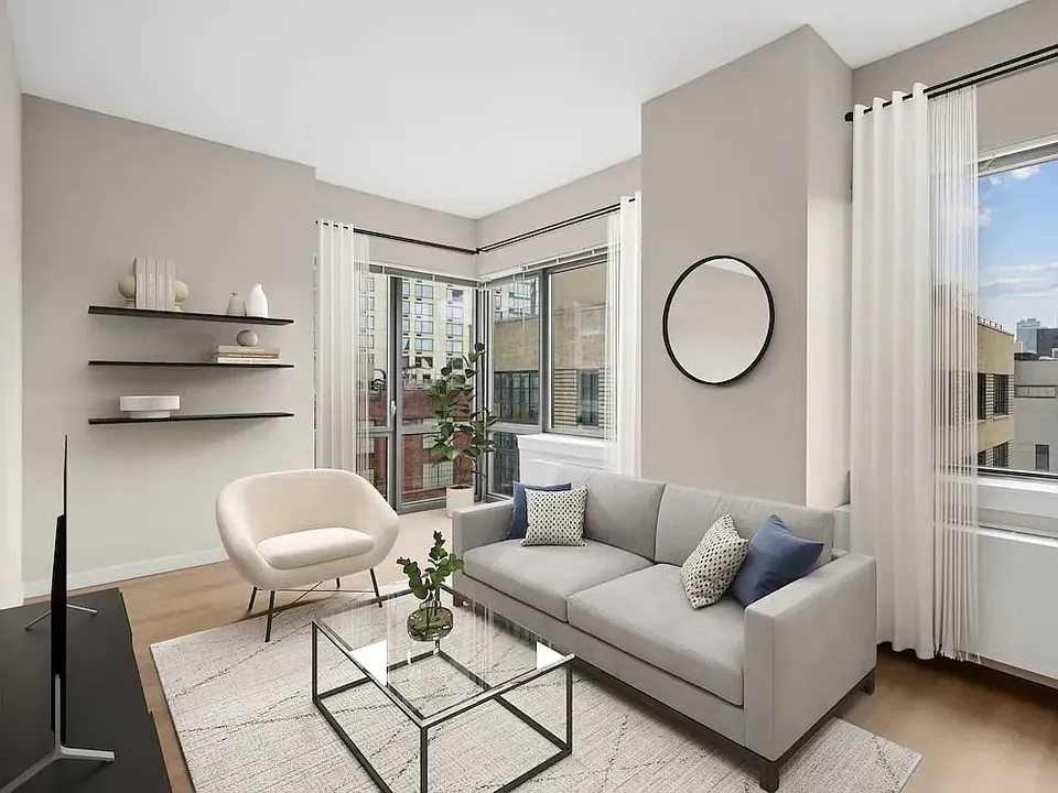 3 Bed 2 Bath Urban Residential Condo in New York, NY - 4