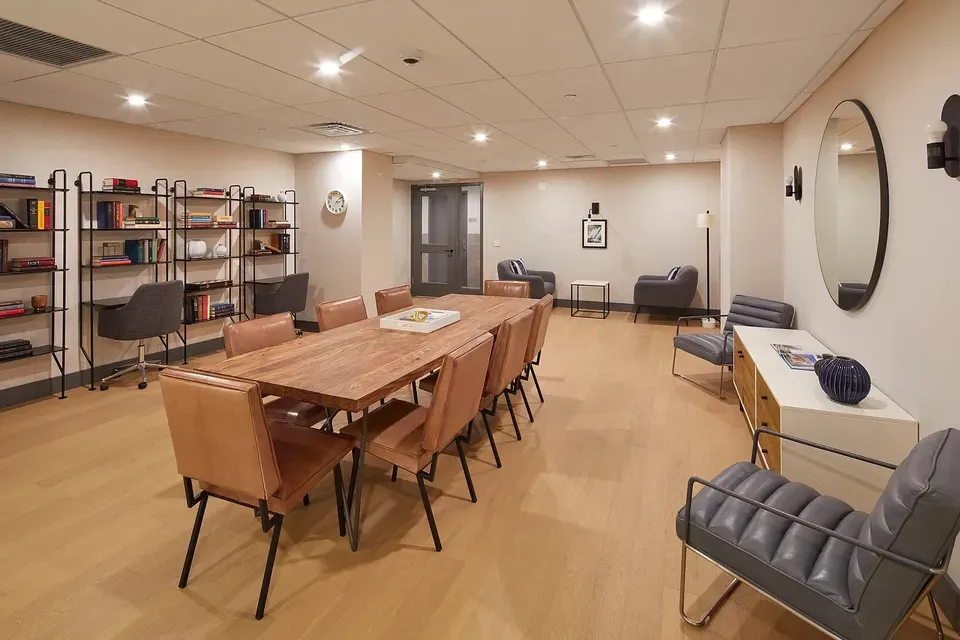 3 Bed 2 Bath Urban Residential Condo in New York, NY - 2